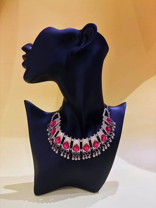 Silver and pink kundan necklace